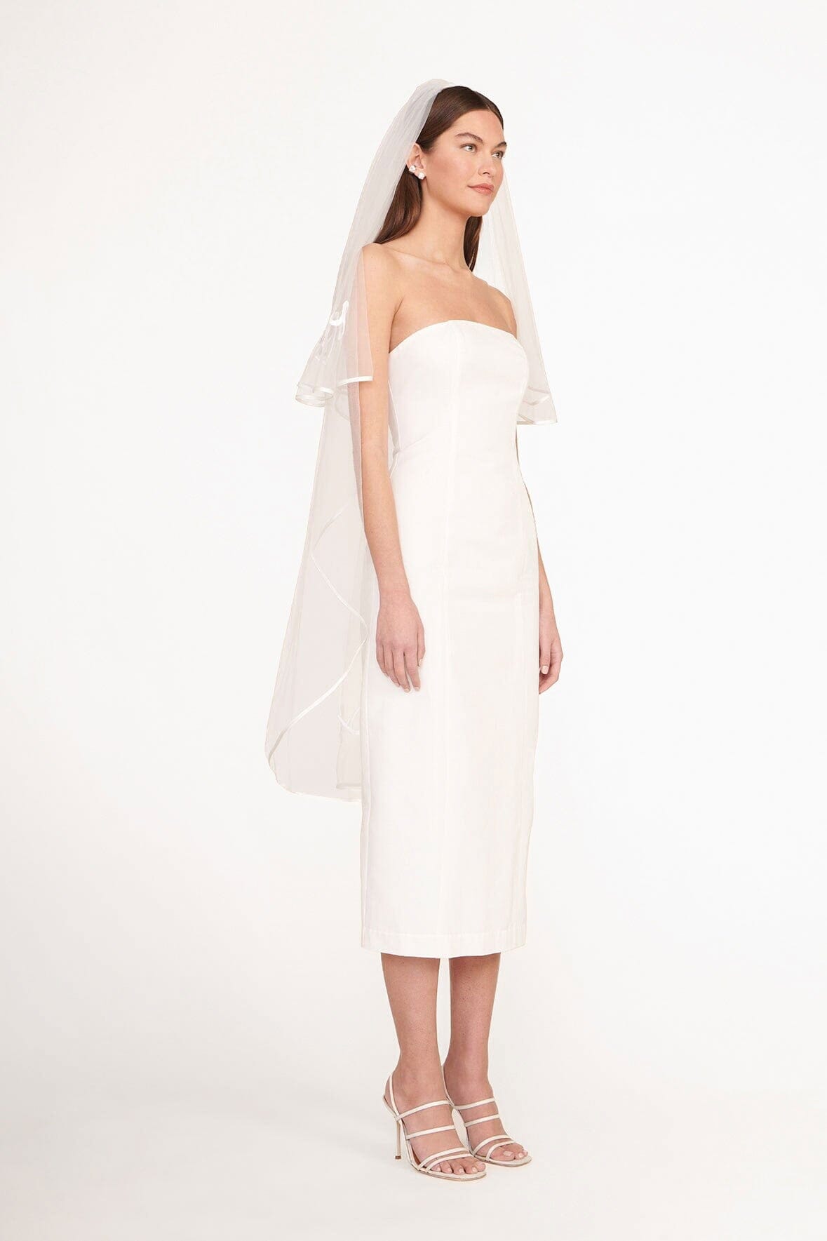 Custom Embroidered Wedding Veil with Initials & Heart – Mid-Length Tulle Blusher