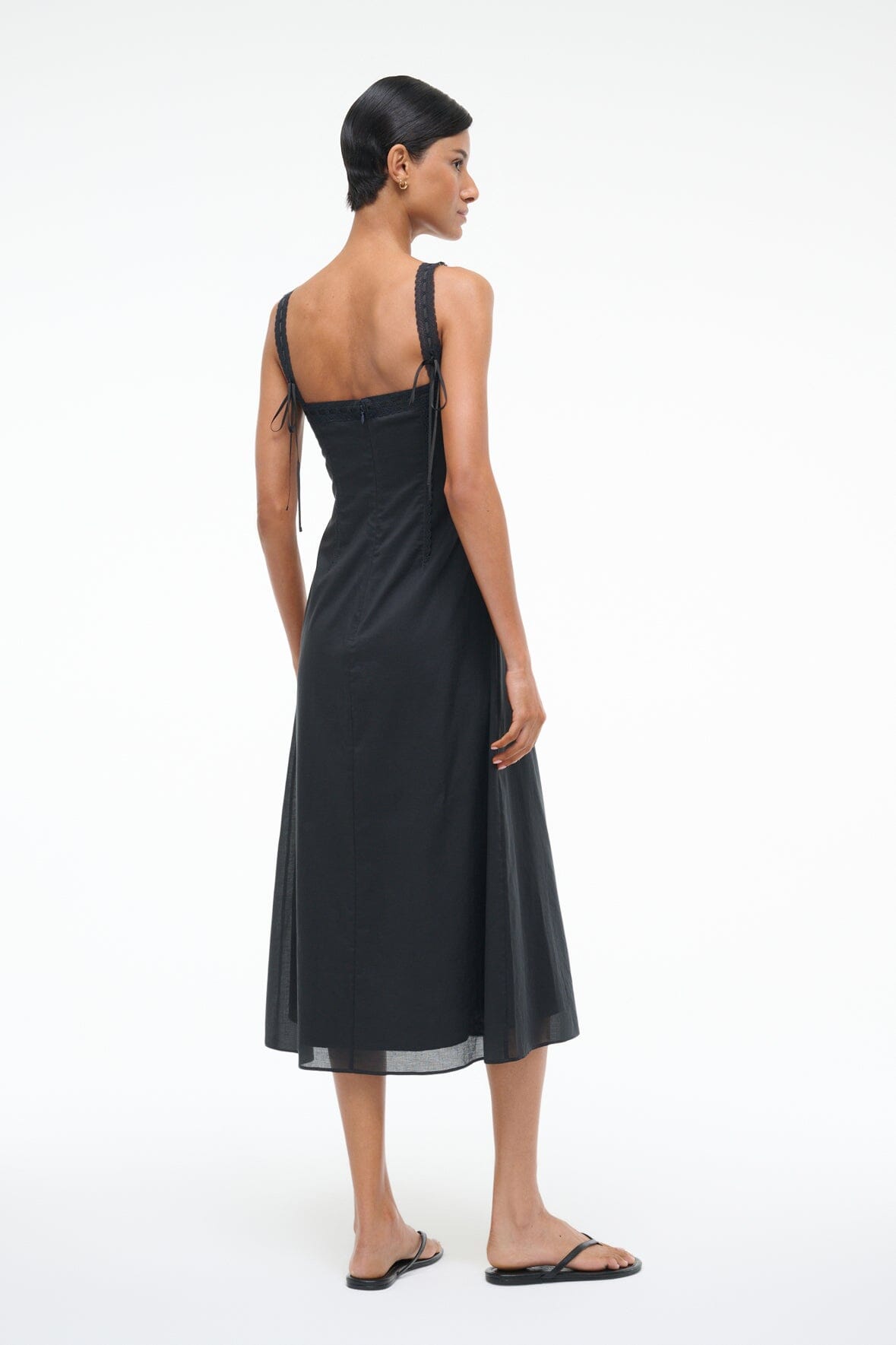 Victorian-Inspired Matilde Black Dress with Lace Details